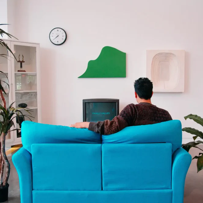 Jak działa technologia DVB-T2 i dlaczego to przyszłość telewizji naziemnej? Przewodnik po DVB-T2 - Telewizja naziemna DVB-T2 to technologia przyszłości, oferująca lepszą jakość obrazu i dźwięku, więcej kanałów i usług oraz lepszą odporność na zakłócenia.